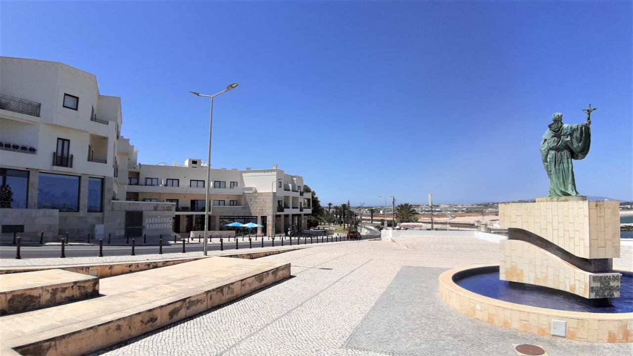 Potato Beach Apartment At Beach Front & Sea View Lagos Esterno foto