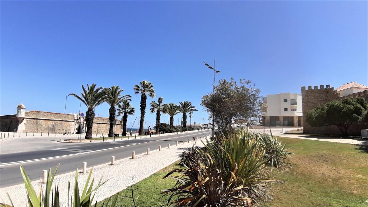 Potato Beach Apartment At Beach Front & Sea View Lagos Esterno foto