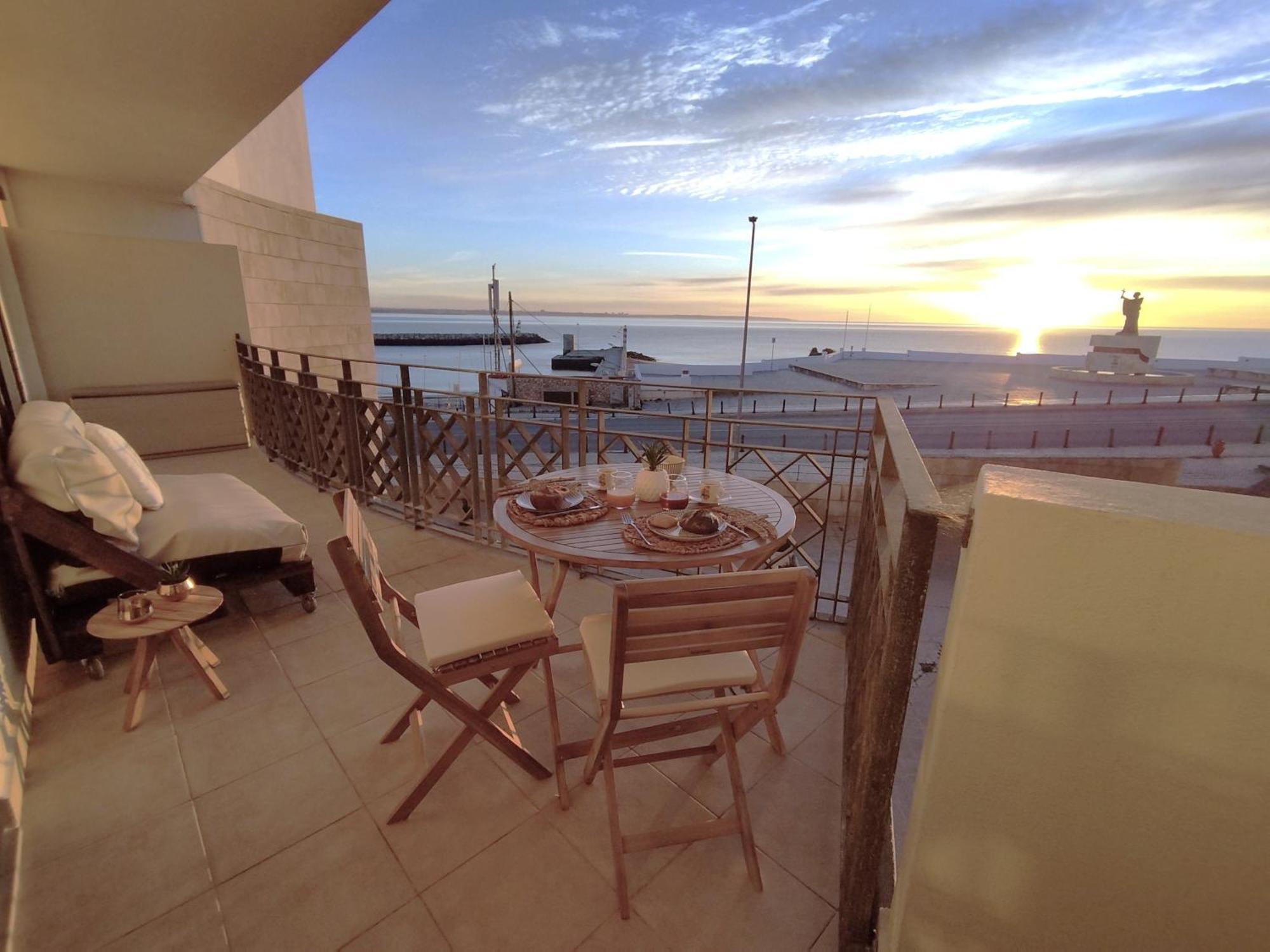 Potato Beach Apartment At Beach Front & Sea View Lagos Esterno foto